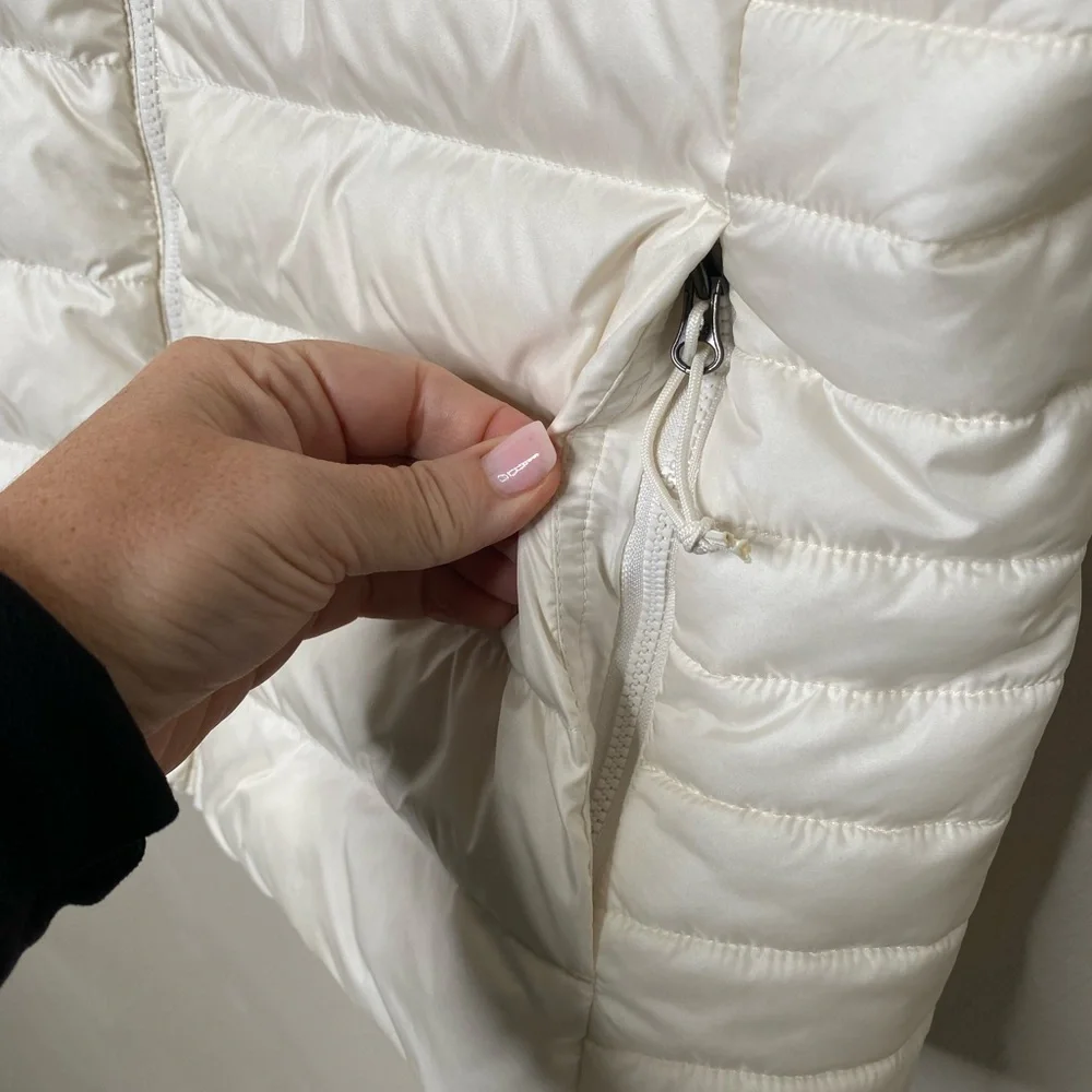 NORTH FACE Ivory / Off-white Puffer Quilted Vest - size Large - Picture 3 of 13